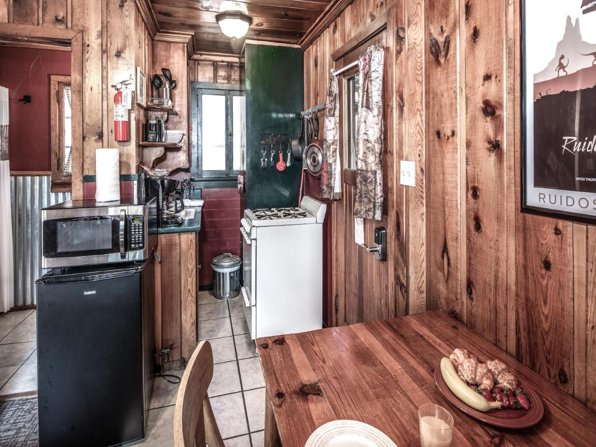 Apache Village 10, King Studio, Midtown, Sleeps 2 Ruidoso Buitenkant foto